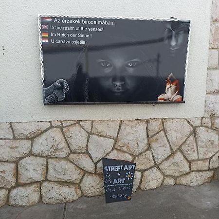 Appartamento Uj Vilag Harkány Esterno foto