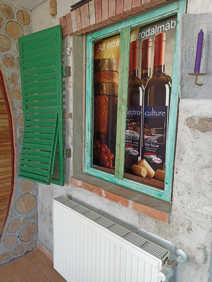 Appartamento Uj Vilag Harkány Esterno foto