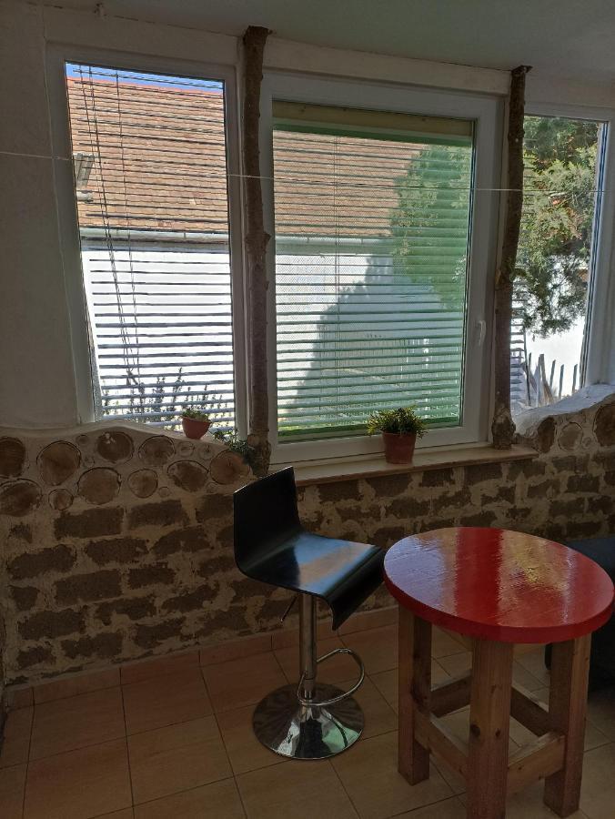Appartamento Uj Vilag Harkány Esterno foto