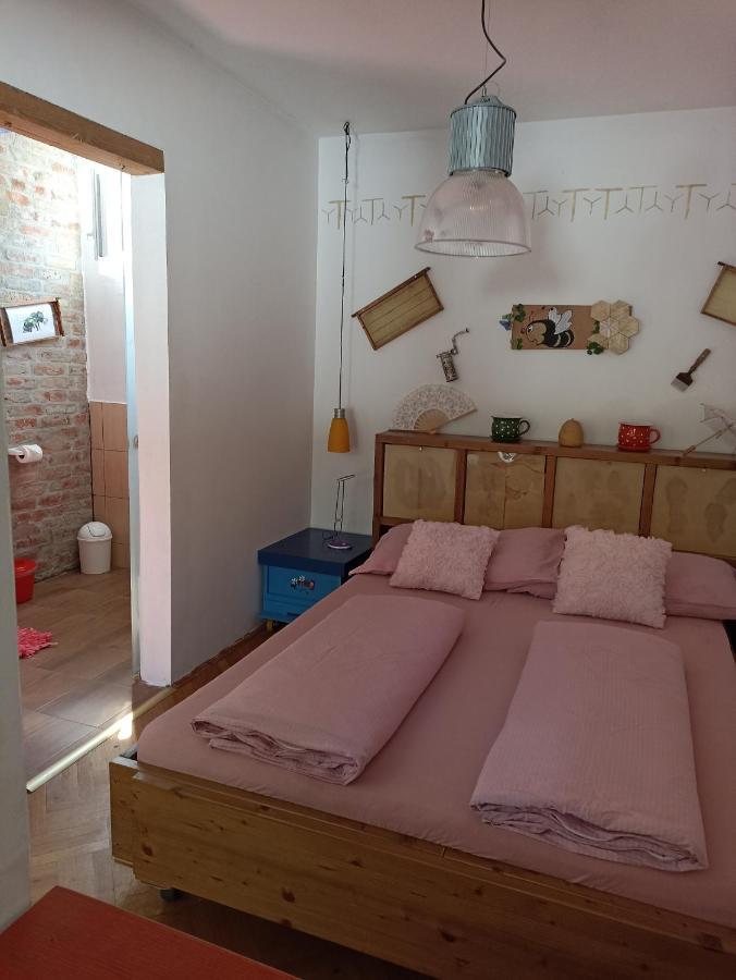 Appartamento Uj Vilag Harkány Esterno foto