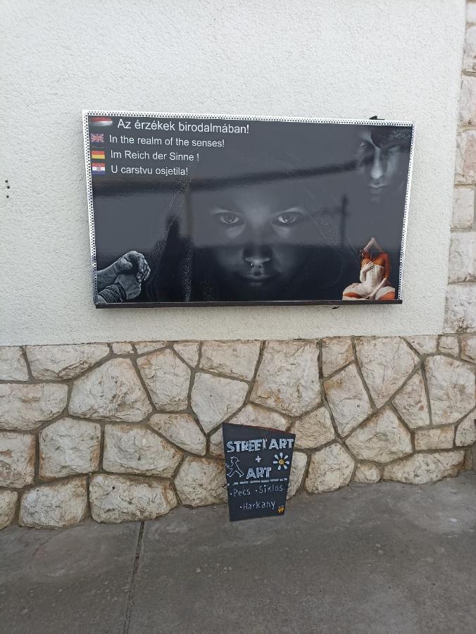Appartamento Uj Vilag Harkány Esterno foto